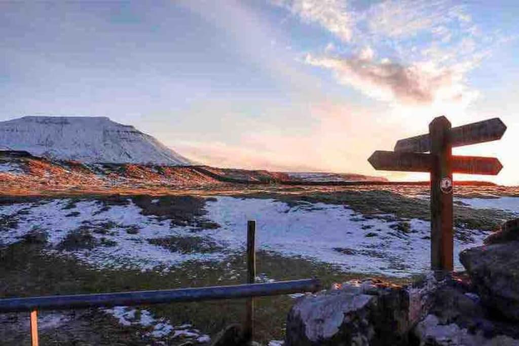 Ingledale Apartment, Ingleton, Yorkshire Dales National Park, Famous Three Peaks, Near The Lake District, Pets Are Welcome Ingleton  Eksteriør billede